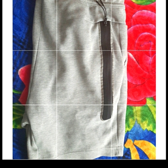 COPY - Nike tech fleece Short Size M Grey🧊🥶 - Picture 2 of 2